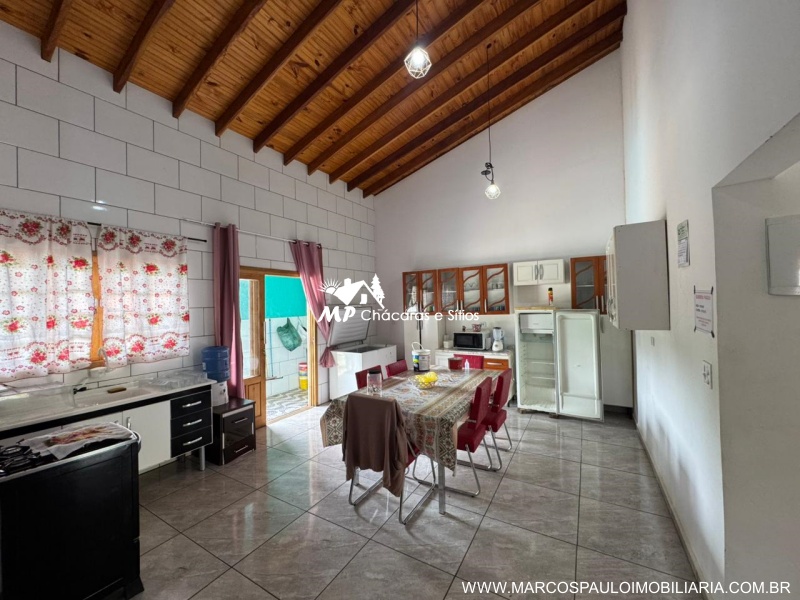 CHÁCARA MARAVILHOSA COM 3 LAGOS