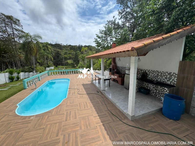 CHÁCARA MARAVILHOSA COM 3 LAGOS