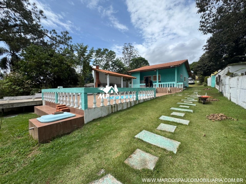 CHÁCARA MARAVILHOSA COM 3 LAGOS