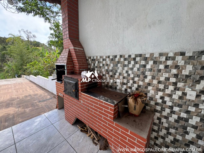 CHÁCARA MARAVILHOSA COM 3 LAGOS