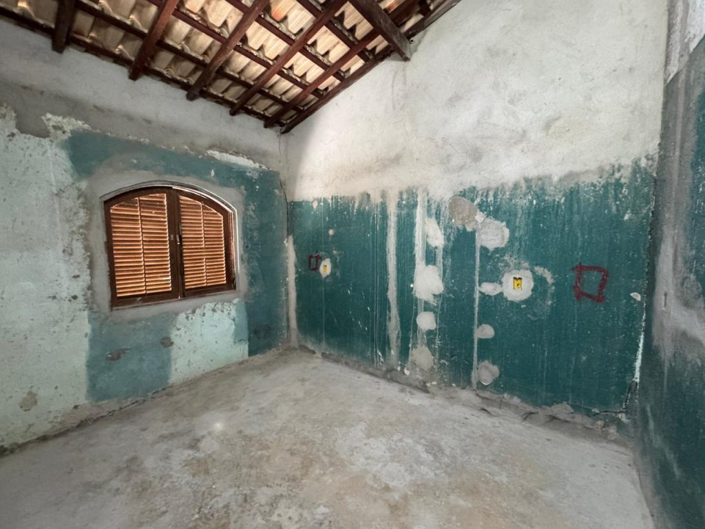 SÍTIO COM BASTANTE ÁGUA