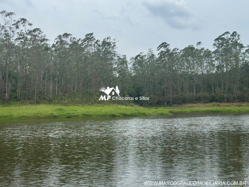 CHÁCARA FUNDOS PARA REPRESA