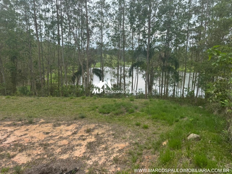 TERRENO PÉ NA ÁGUA