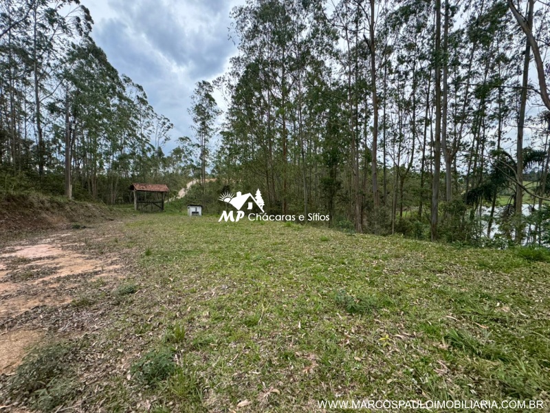 TERRENO PÉ NA ÁGUA