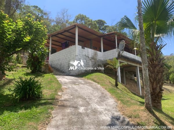 LINDO SÍTIO EM GUARAREMA