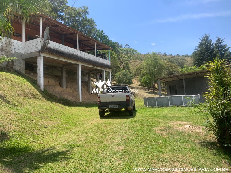 LINDO SÍTIO EM GUARAREMA