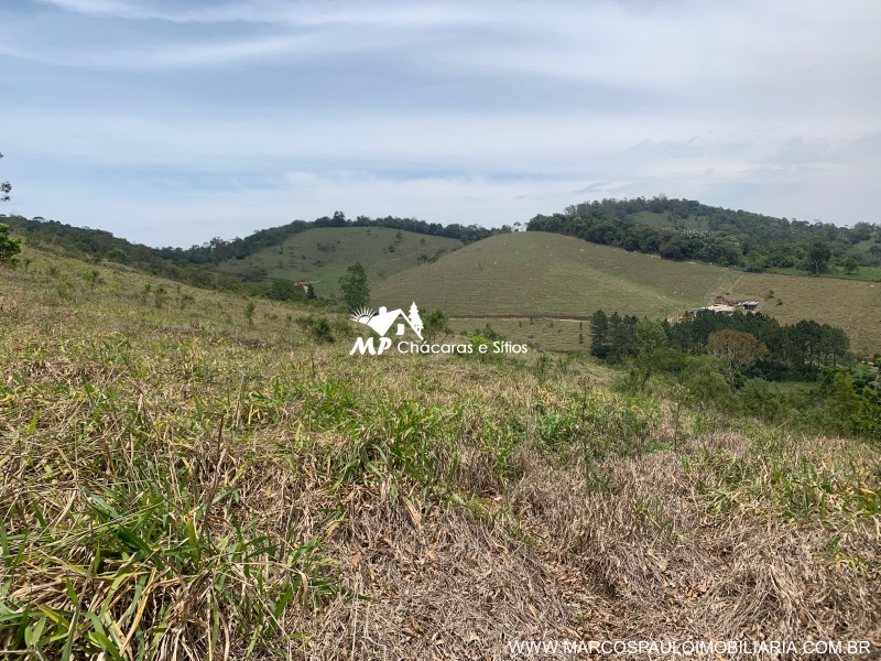 LINDO SÍTIO EM GUARAREMA
