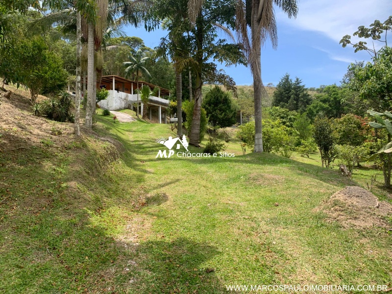 LINDO SÍTIO EM GUARAREMA