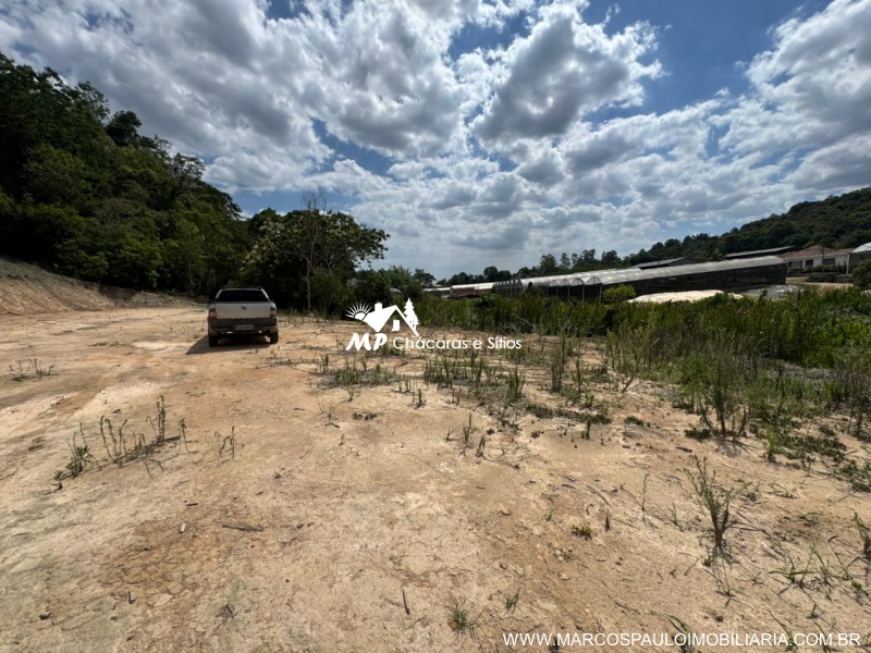 TERRENO COM ÓTIMA LOCALIZAÇÃO
