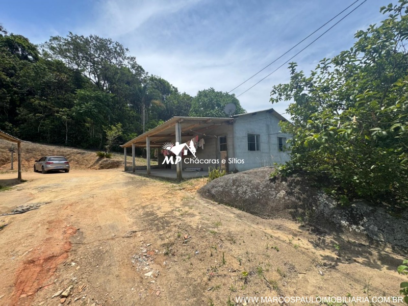 CHÁCARA CONTENDO 2 CASAS EM BIRITIBA MIRIM