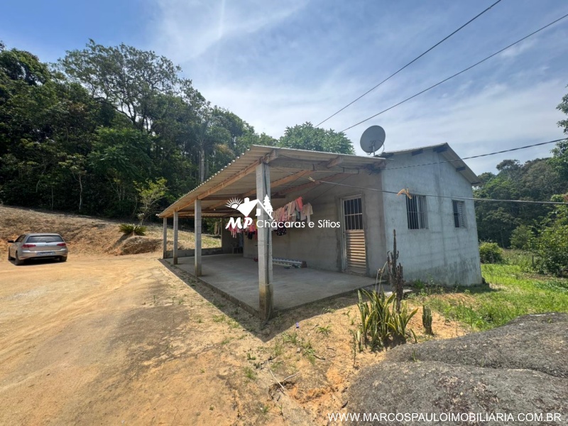 CHÁCARA CONTENDO 2 CASAS EM BIRITIBA MIRIM