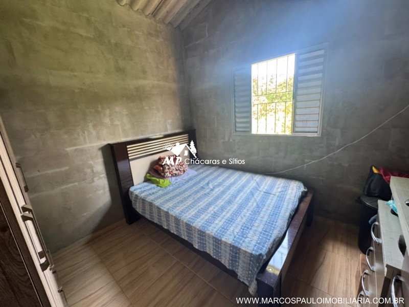 CHÁCARA CONTENDO 2 CASAS EM BIRITIBA MIRIM