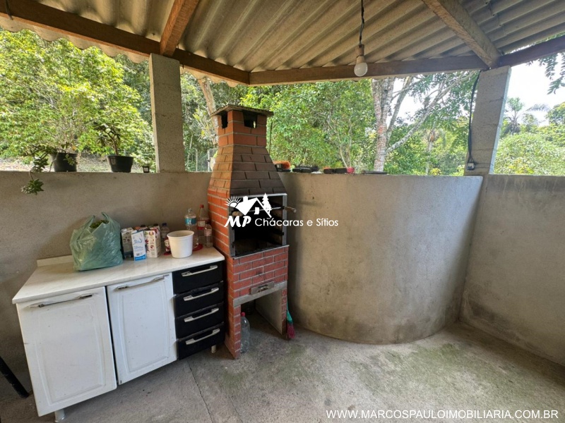 CHÁCARA CONTENDO 2 CASAS EM BIRITIBA MIRIM