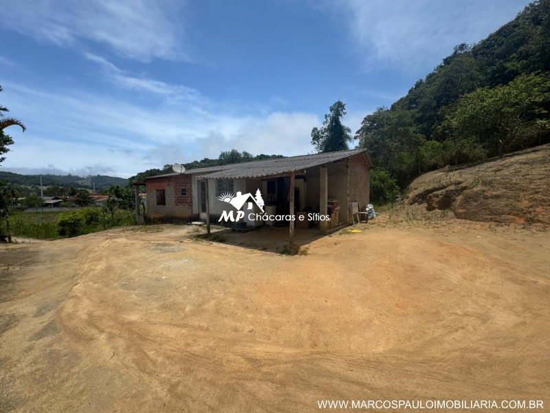 CHÁCARA CONTENDO 2 CASAS EM BIRITIBA MIRIM