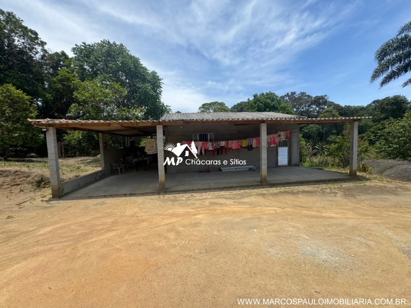 CHÁCARA CONTENDO 2 CASAS EM BIRITIBA MIRIM