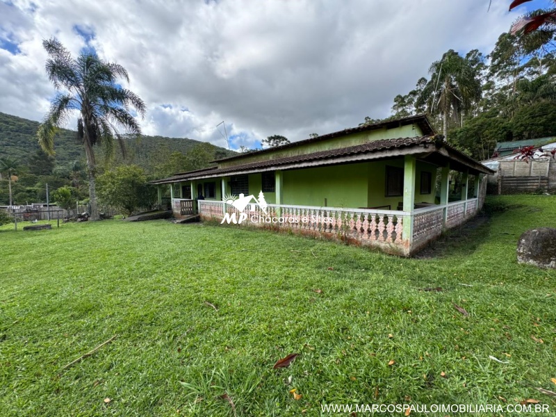 CHÁCARA PLANA COM LAGO GRANDE