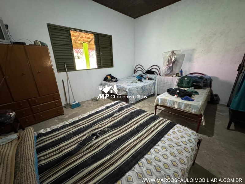 CHÁCARA PLANA COM LAGO GRANDE