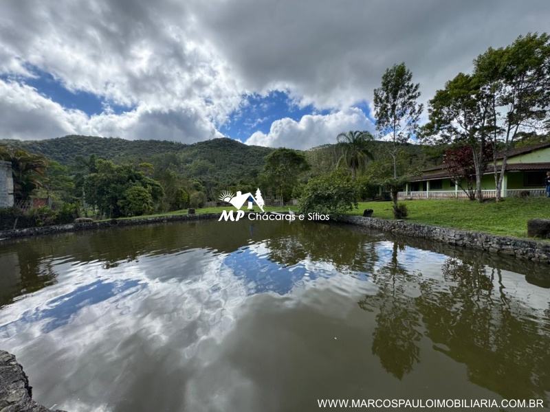 CHÁCARA PLANA COM LAGO GRANDE