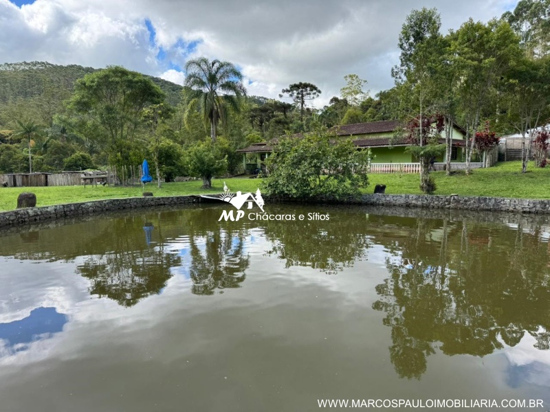 CHÁCARA PLANA COM LAGO GRANDE