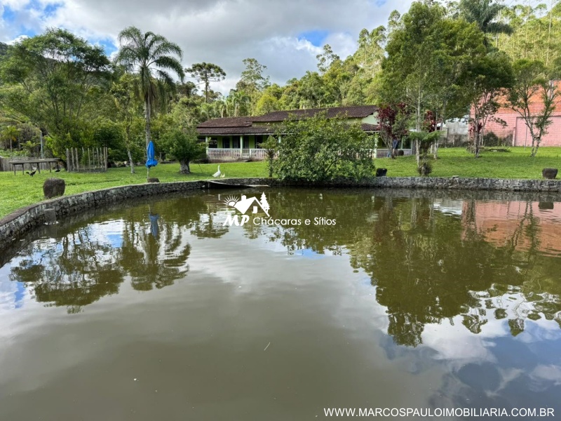CHÁCARA PLANA COM LAGO GRANDE