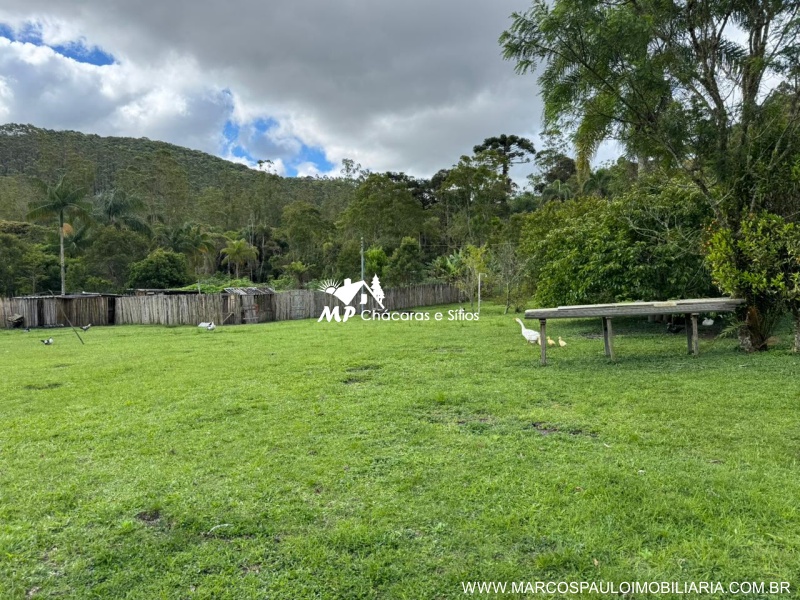 CHÁCARA PLANA COM LAGO GRANDE