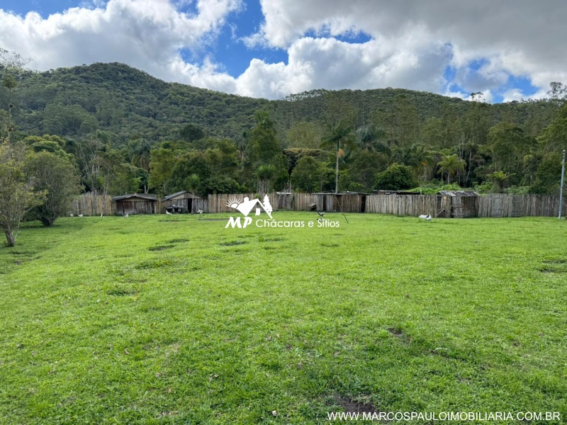 CHÁCARA PLANA COM LAGO GRANDE