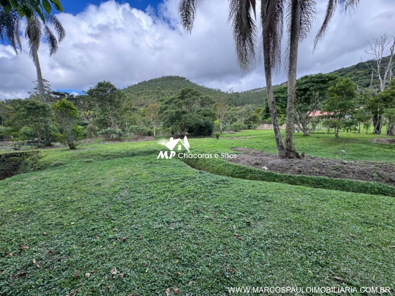 CHÁCARA PLANA COM LAGO GRANDE
