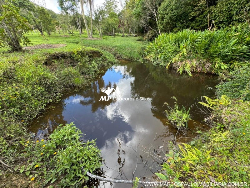 CHÁCARA PLANA COM LAGO GRANDE
