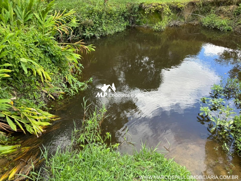 CHÁCARA PLANA COM LAGO GRANDE