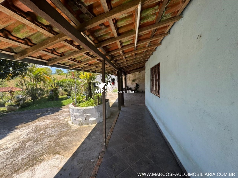 CHÁCARA EM BIRITIBA MIRIM PARA MORADIA OU LAZER PRÓXIMO AO CENTRO DA CIDADE