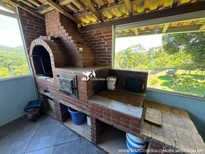 CHÁCARA EM BIRITIBA MIRIM PARA MORADIA OU LAZER PRÓXIMO AO CENTRO DA CIDADE