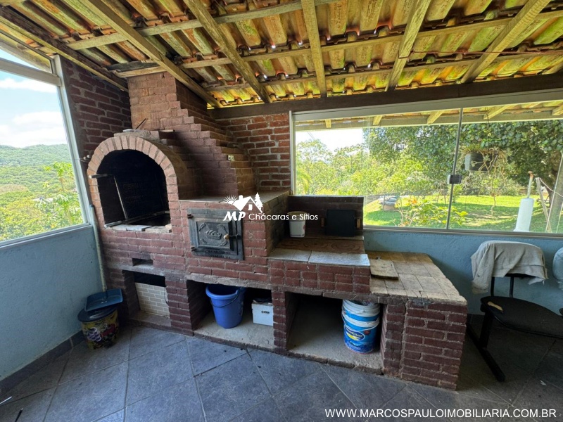 CHÁCARA EM BIRITIBA MIRIM PARA MORADIA OU LAZER PRÓXIMO AO CENTRO DA CIDADE