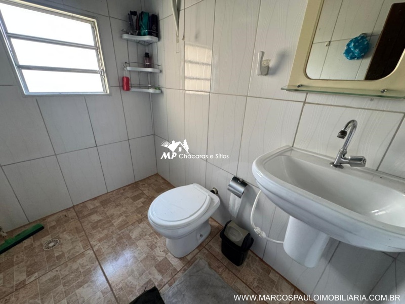 CHÁCARA EM BIRITIBA MIRIM PARA MORADIA OU LAZER PRÓXIMO AO CENTRO DA CIDADE