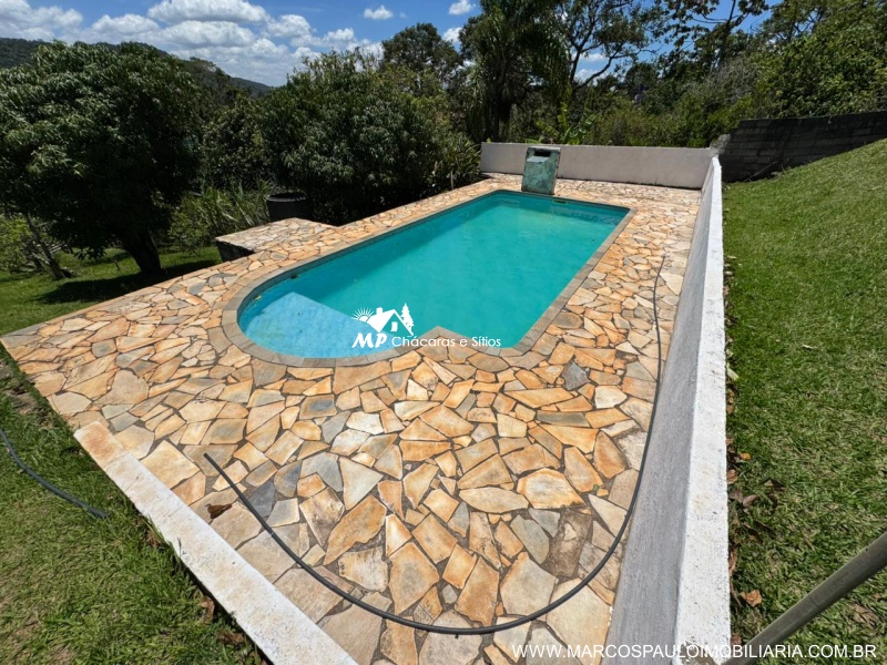 CHÁCARA EM BIRITIBA MIRIM PARA MORADIA OU LAZER PRÓXIMO AO CENTRO DA CIDADE