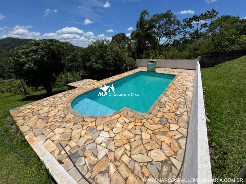 CHÁCARA EM BIRITIBA MIRIM PARA MORADIA OU LAZER PRÓXIMO AO CENTRO DA CIDADE