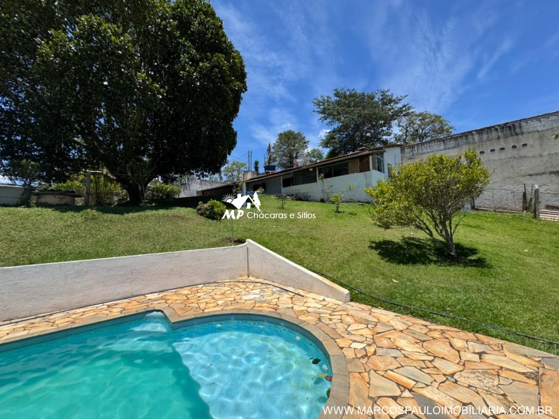 CHÁCARA EM BIRITIBA MIRIM PARA MORADIA OU LAZER PRÓXIMO AO CENTRO DA CIDADE