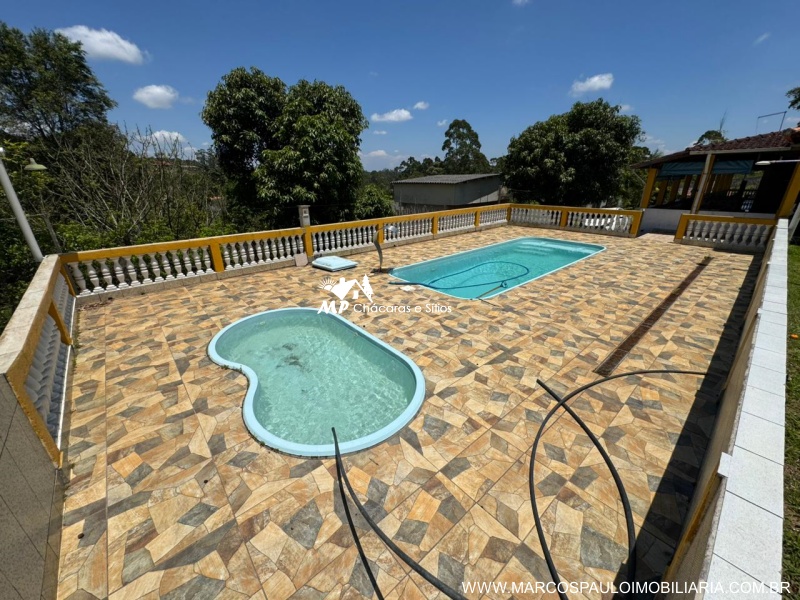 CHÁCARA EM BIRITIBA MIRIM PRÓXIMO A COMÉRCIOS E POSTO DE SAÚDE