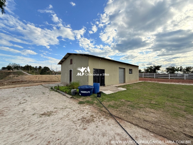 CHÁCARA MARAVILHOSA EM GUARAREMA