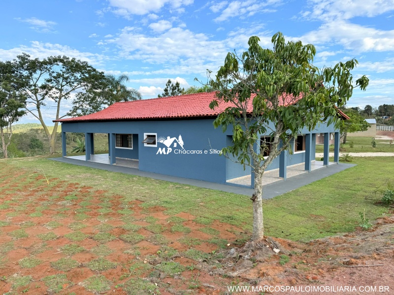 CHÁCARA IDEAL PARA MORADIA EM GUARAREMA