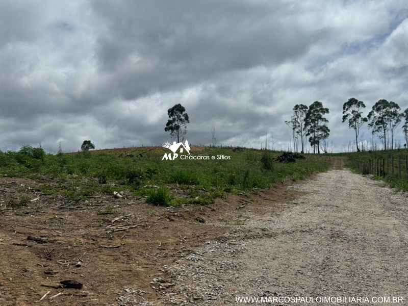 TERRRENO EM SALESÓPOLIS CO ACESSO A REPRESA