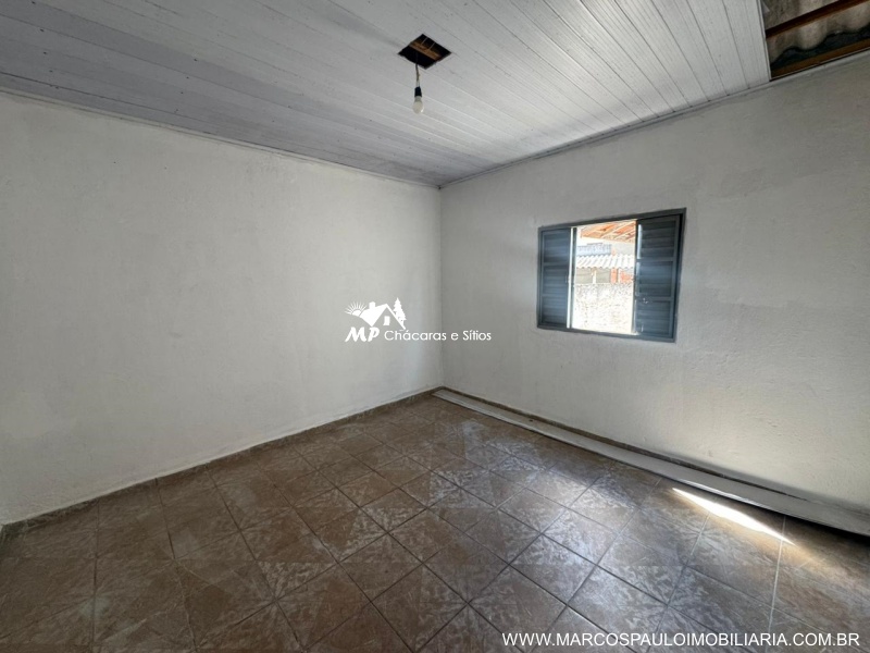 CASA EM BIRITIBA MIRIM NO CENTRO DA CIDADE