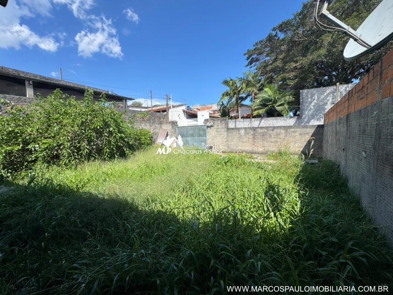 CASA NO CENTRO DE BIRITIBA MIRIM