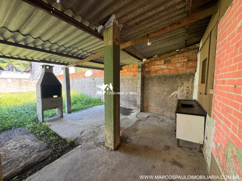 CASA NO CENTRO DE BIRITIBA MIRIM