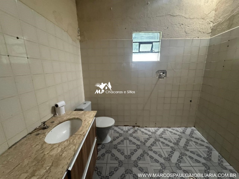 CASA NO CENTRO DE BIRITIBA MIRIM