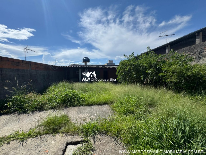CASA NO CENTRO DE BIRITIBA MIRIM