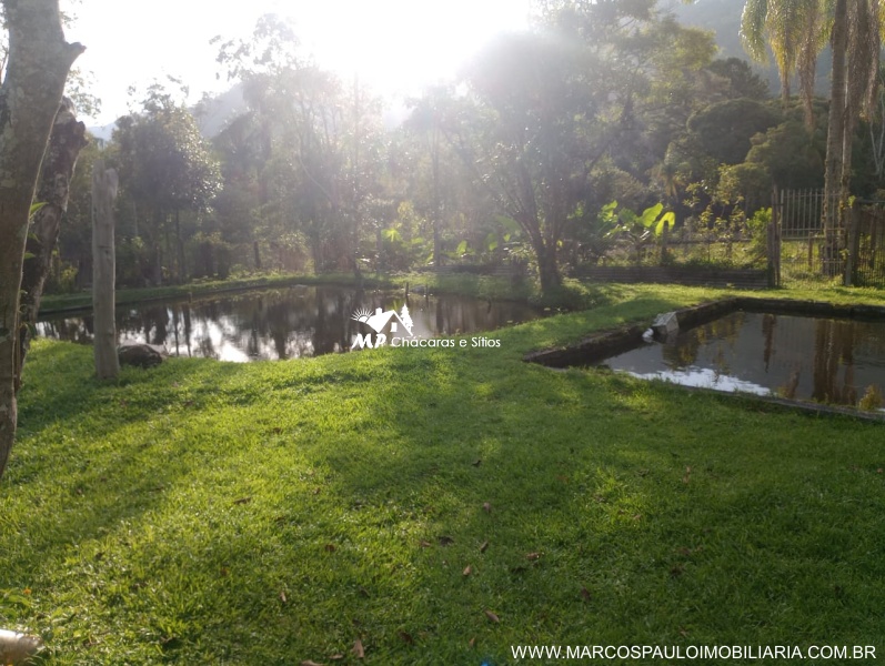 CHÁCARA COM 2 CASAS NA REGIÃO DE MOGI DAS CRUZES