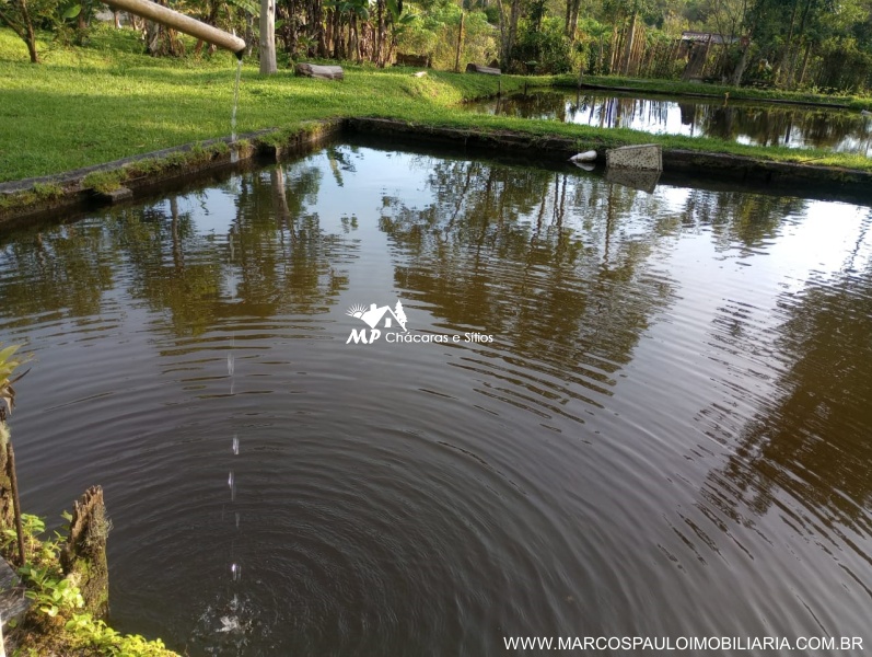 CHÁCARA COM 2 CASAS NA REGIÃO DE MOGI DAS CRUZES