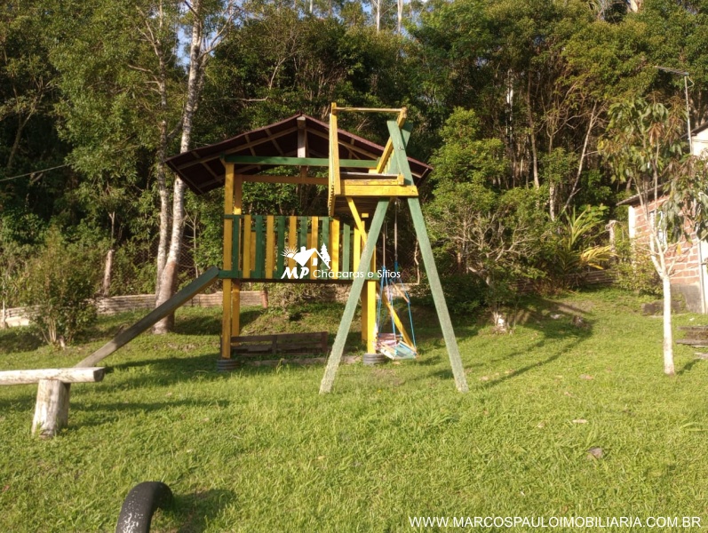 CHÁCARA COM 2 CASAS NA REGIÃO DE MOGI DAS CRUZES