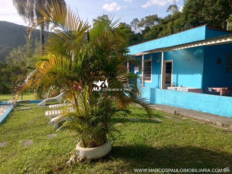 CHÁCARA COM 2 CASAS NA REGIÃO DE MOGI DAS CRUZES