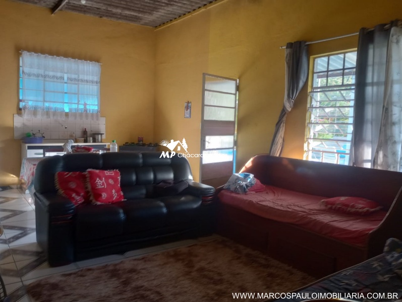 CHÁCARA COM 2 CASAS NA REGIÃO DE MOGI DAS CRUZES